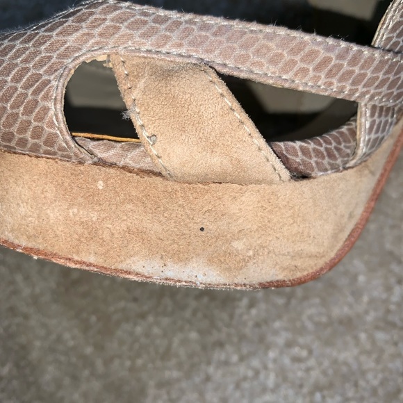 Nude White House black market heels - Picture 5 of 7